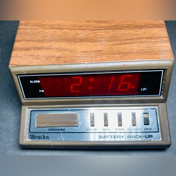 Vintage Westclox Digital Alarm Clock Electric, Battery‎ Backup - Picture 1 of 5
